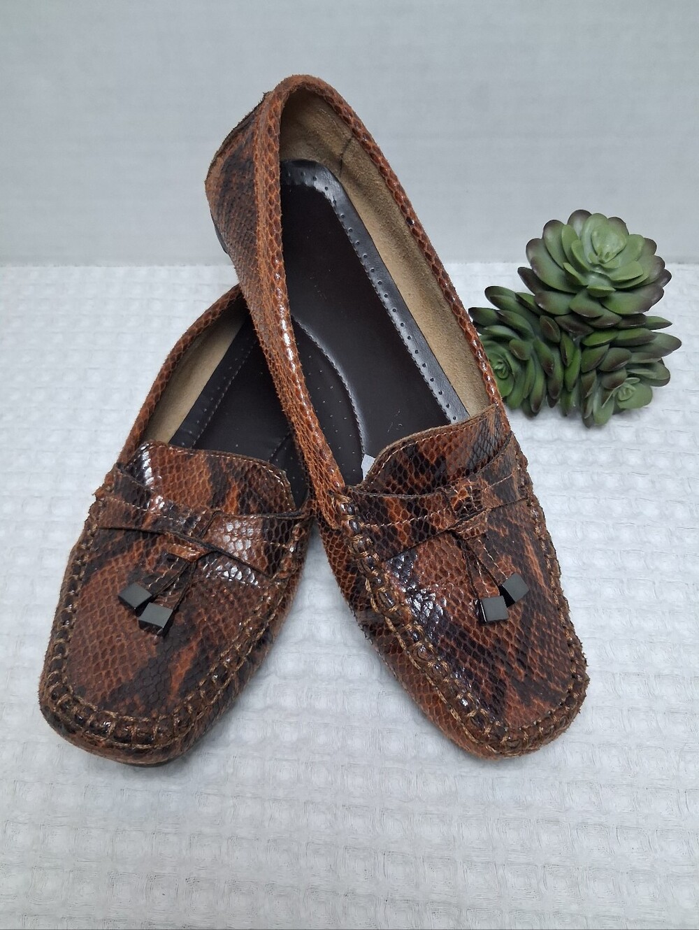 Liz Claiborne Womens Brown/Tan Faux Snakeskin Loafer/Mocassin Size 7 - Picture 12 of 12